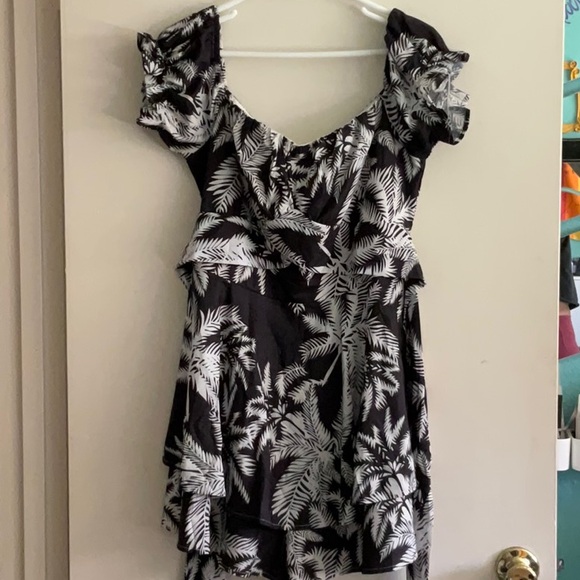 Amazon romper - Picture 2 of 3